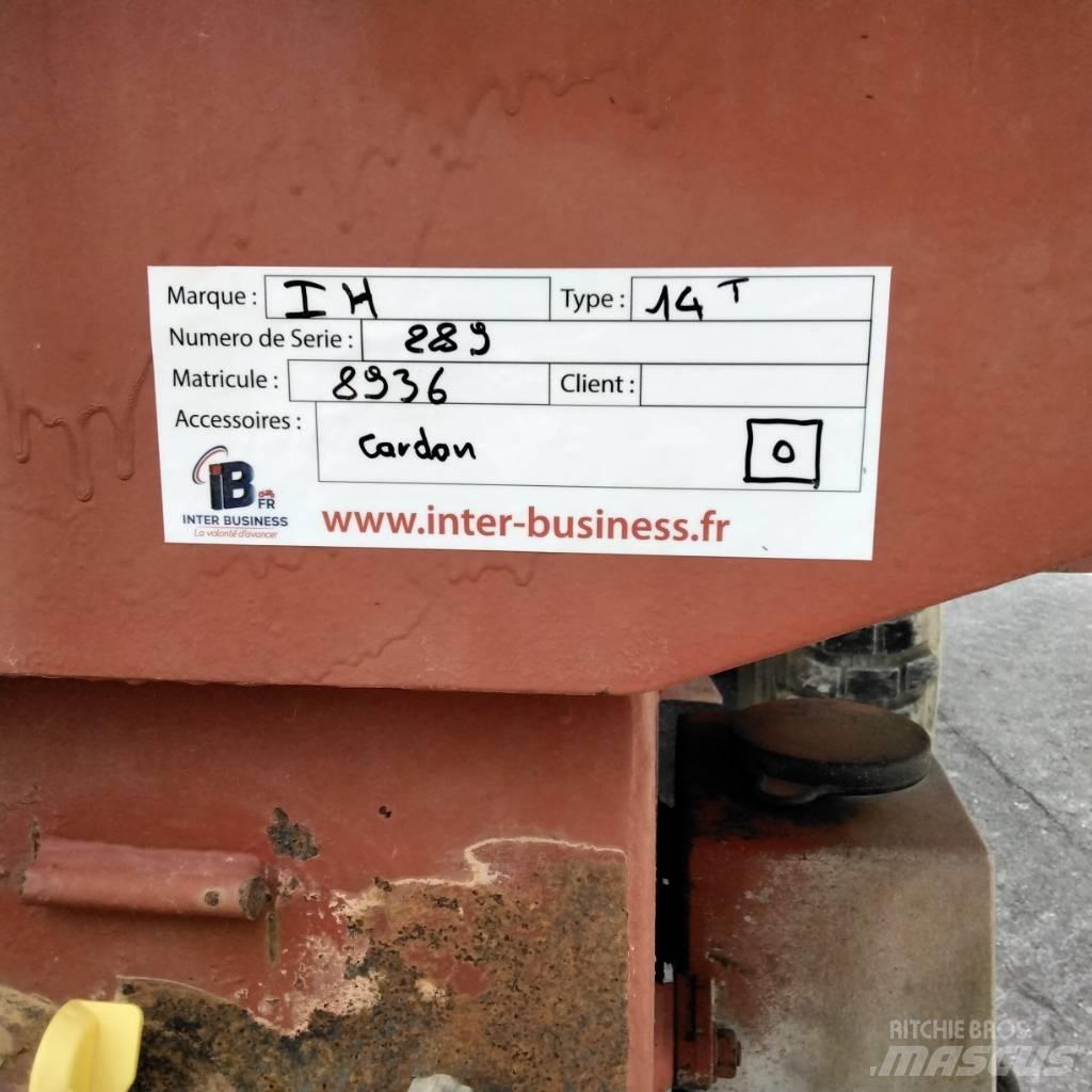 IH B14 Tippvagnar