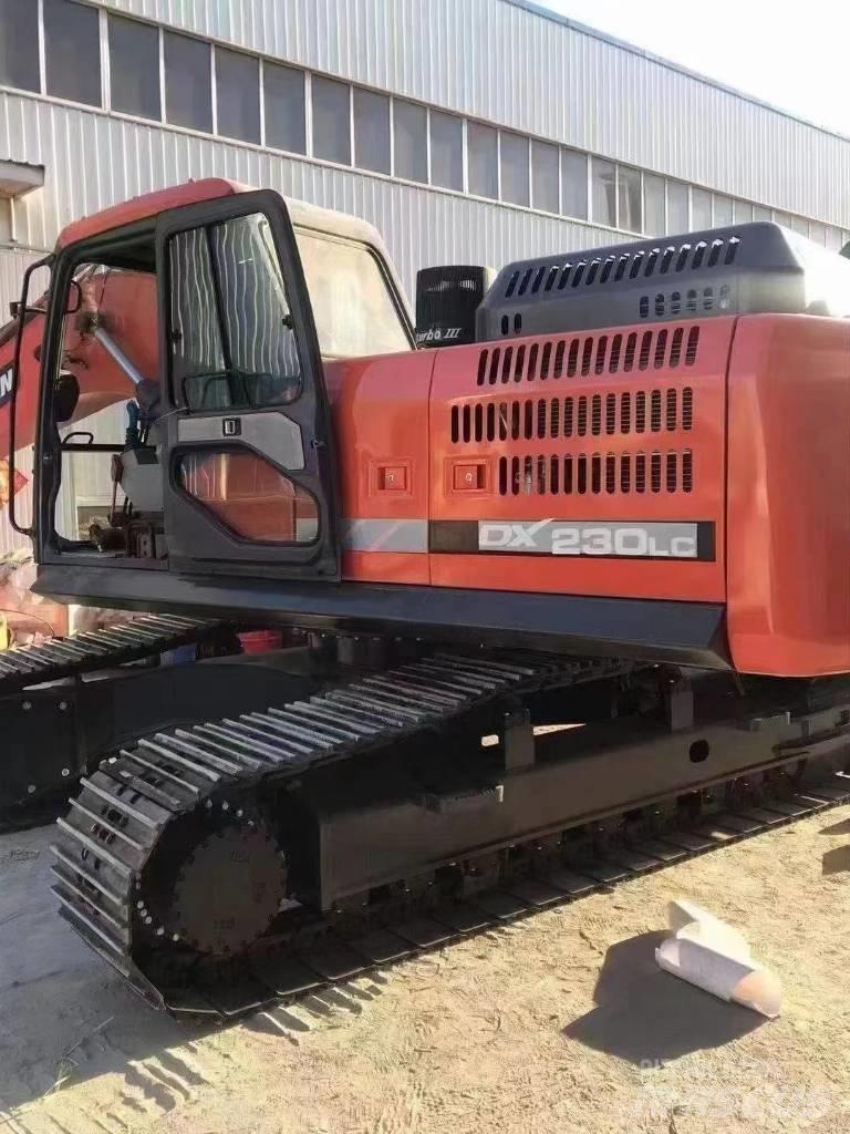 Doosan DX 230 LC-9C Bandgrävare