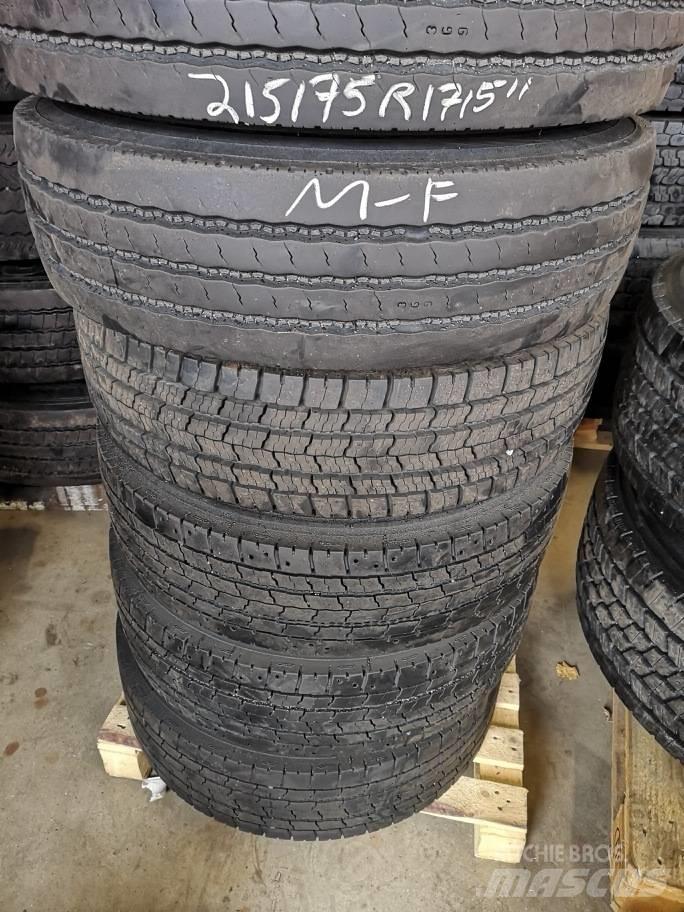  Tyres Different Däck, hjul och fälgar