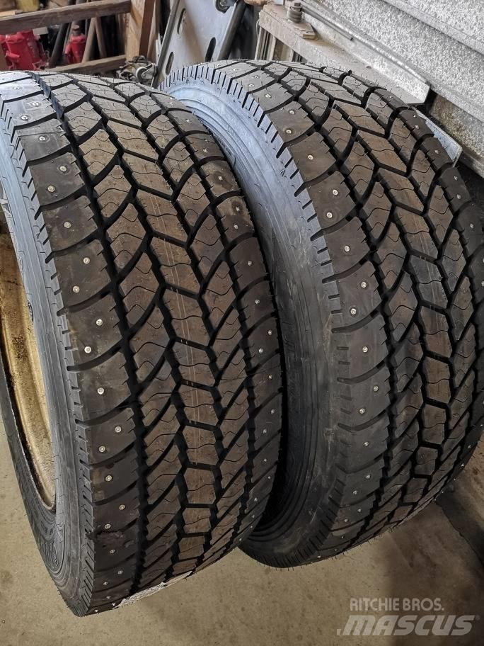  Tyres Different Däck, hjul och fälgar