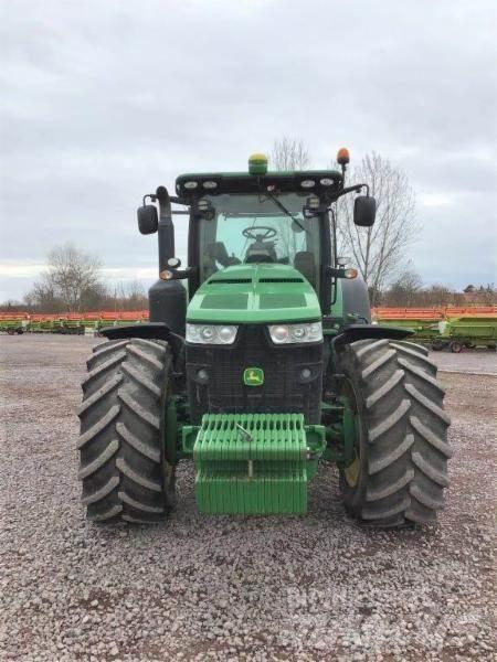 John Deere 8320 R Traktorer