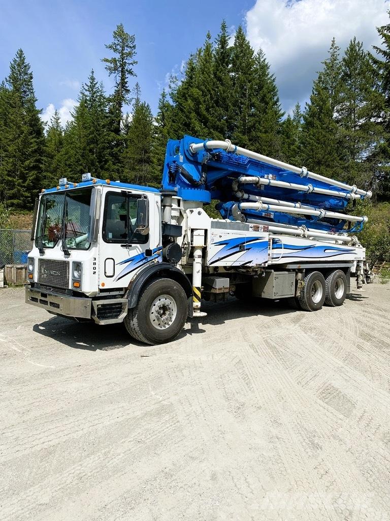 Alliance (#3802) 38M Lastbilar med betongpump