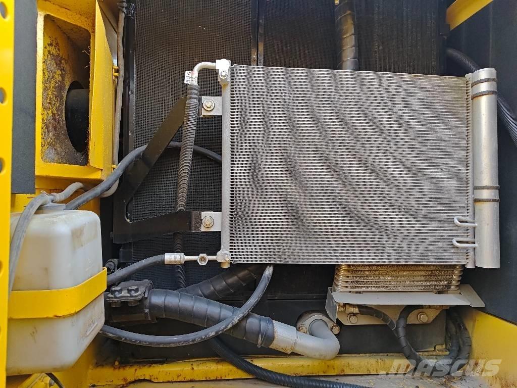 Komatsu PC 200-8 Bandgrävare