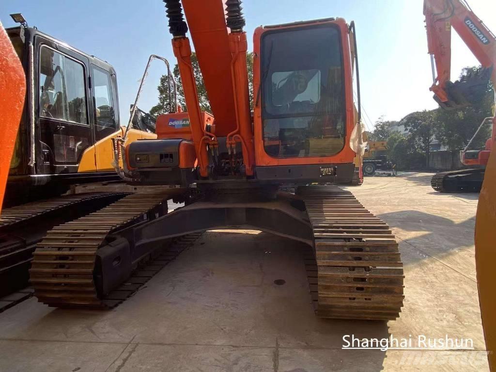 Doosan 225LC-9 Bandgrävare