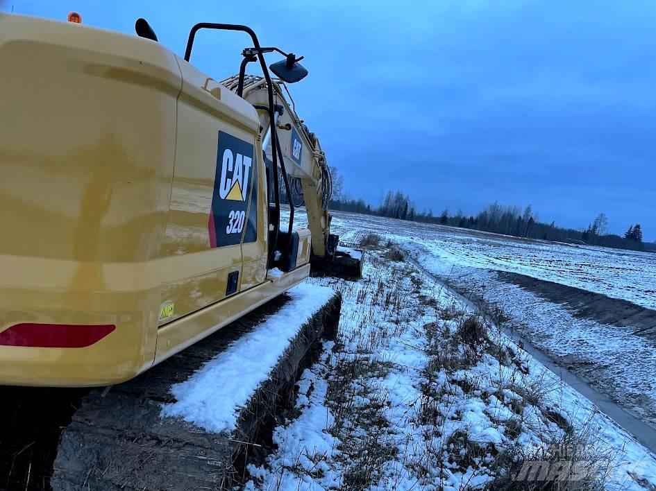 CAT 320 Bandgrävare