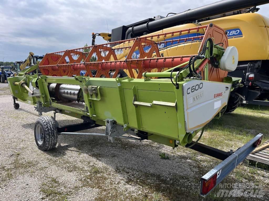 CLAAS Tucano 440 Skördetröskor