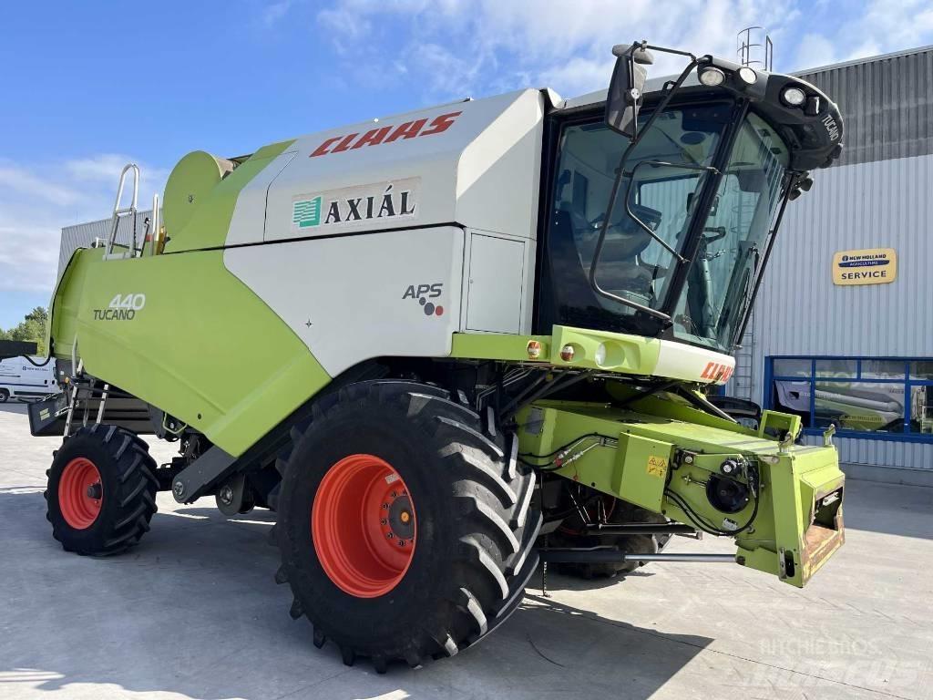 CLAAS Tucano 440 Skördetröskor