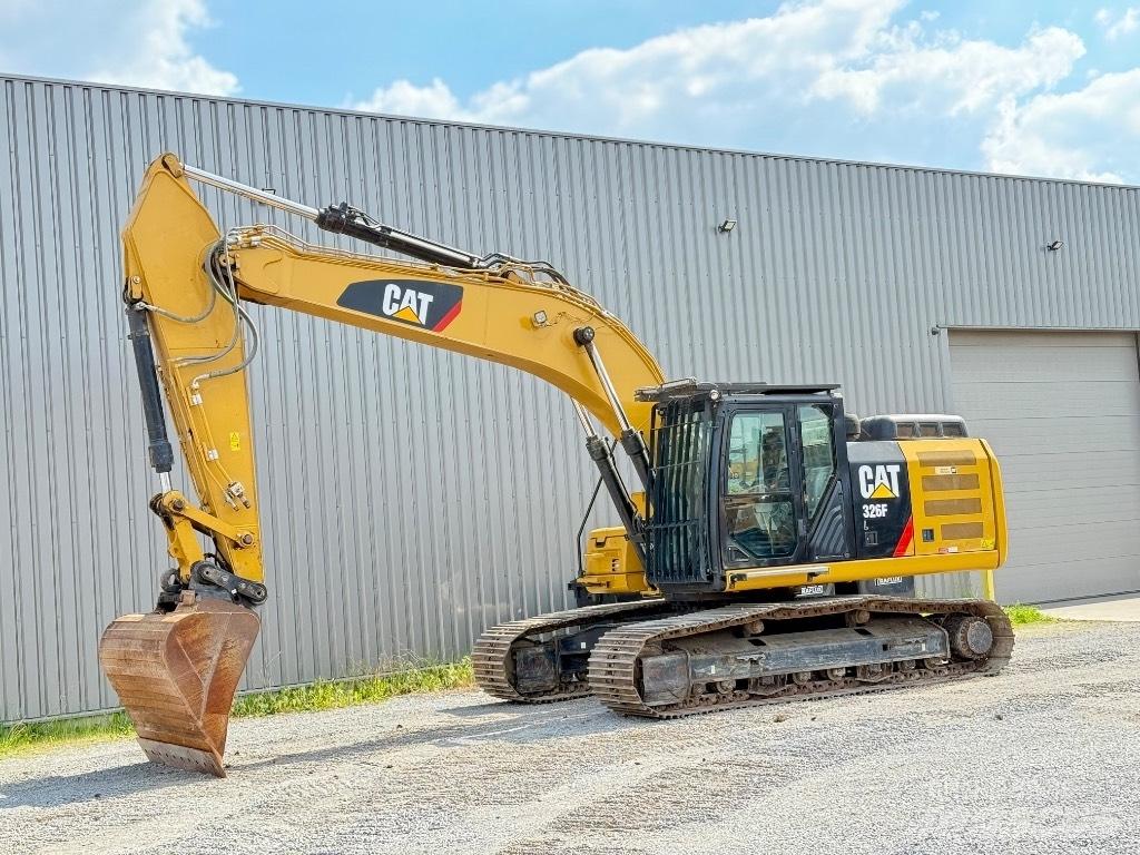CAT 326 F L Bandgrävare