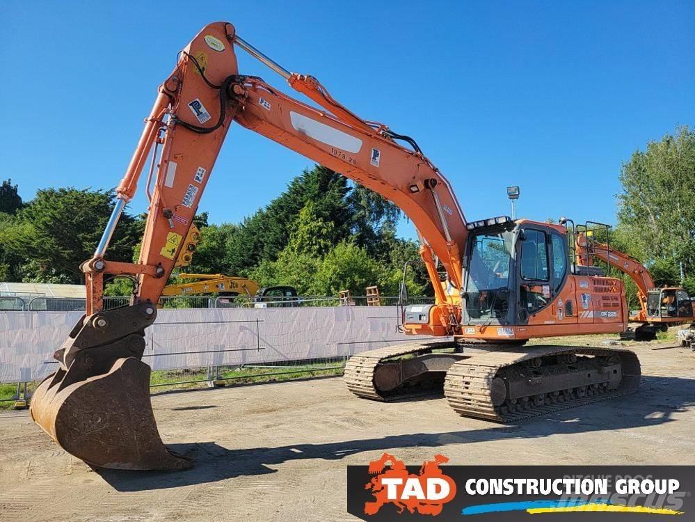 Doosan DX 225 LC-3 Bandgrävare