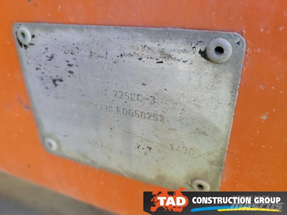 Doosan DX 225 LC-3 Bandgrävare