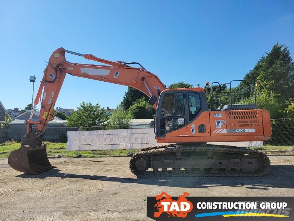 Doosan DX 225 LC-3 Bandgrävare