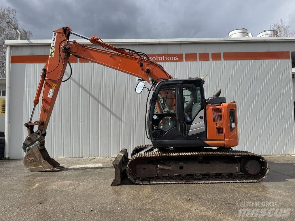 Hitachi ZX 135 US-6 Bandgrävare