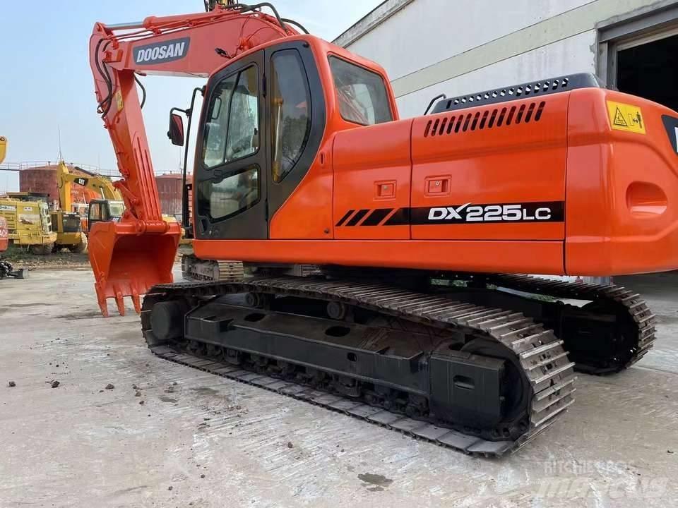 Doosan dx225 Bandgrävare