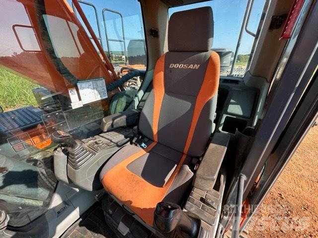 Doosan DX 350 LC-5 Bandgrävare
