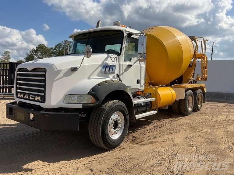 Mack CTP 713 B Övriga bilar