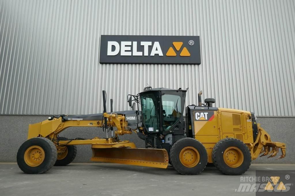 CAT 140M3 Väghyvlar