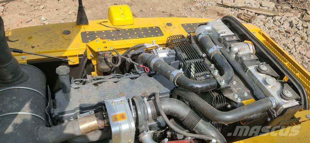 Komatsu PC 200-8 Bandgrävare