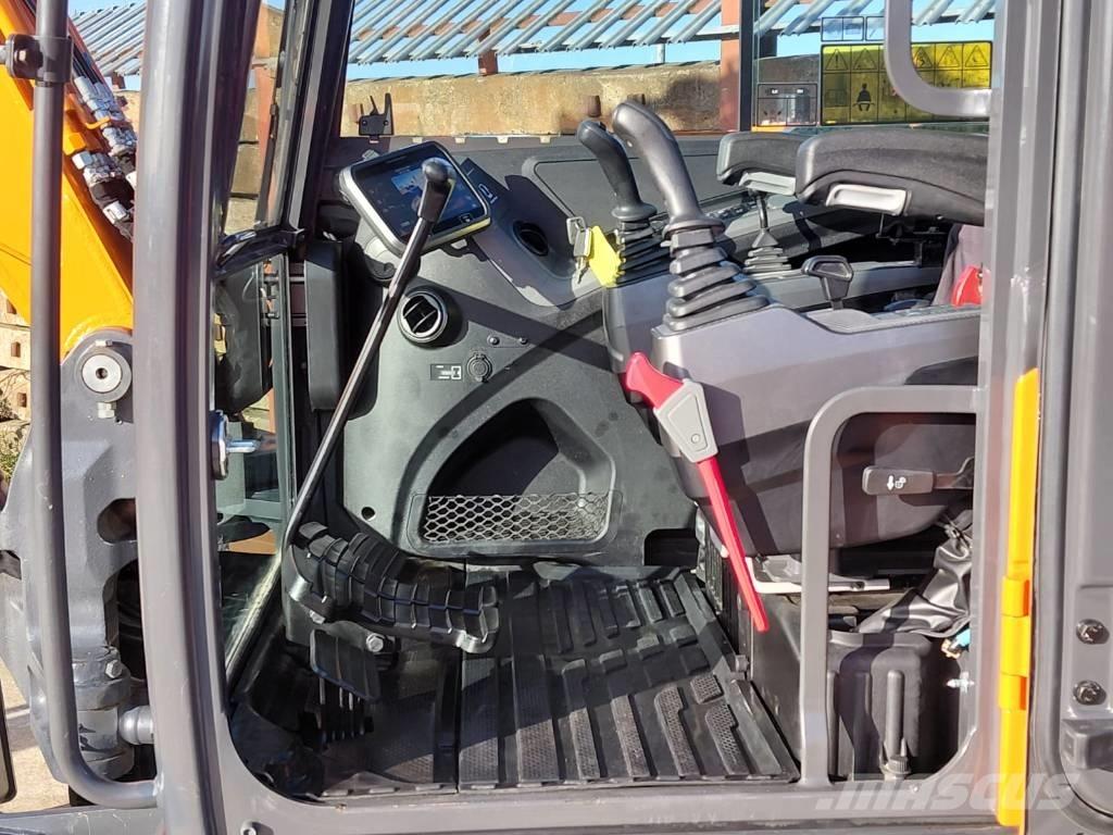 Develon DX85R Midigrävmaskiner 7t - 12t