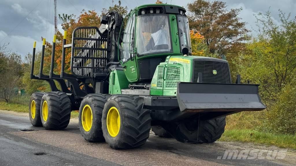 John Deere 1210 E Skotare