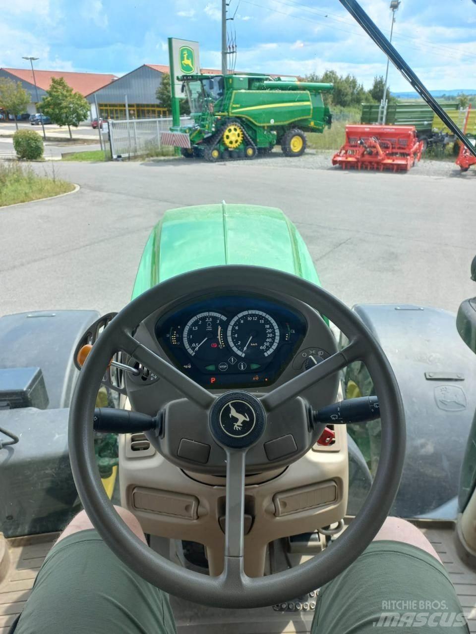 John Deere 6215R Traktorer