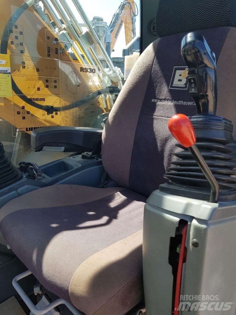 Liebherr R930 Bandgrävare