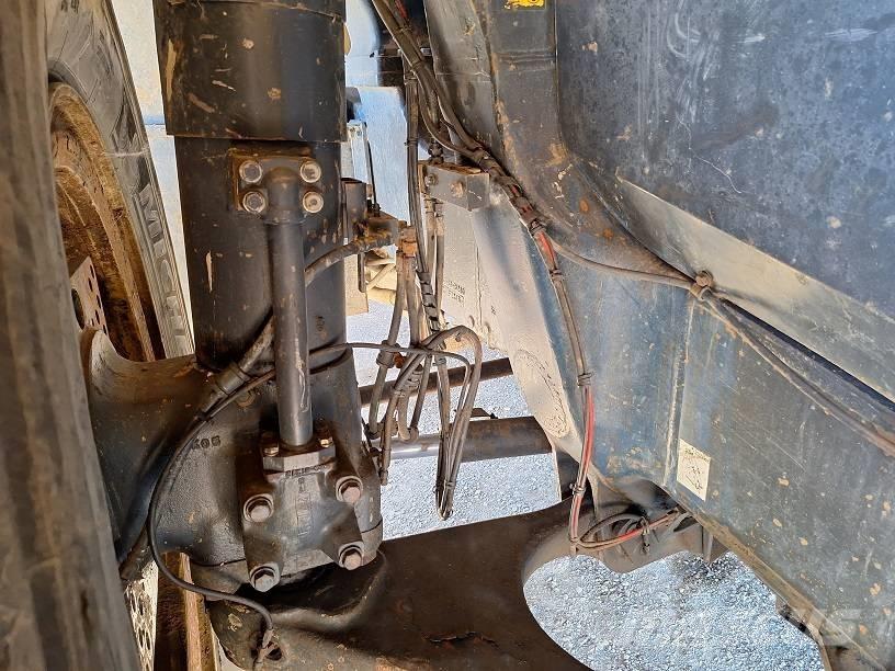 Komatsu HD605-7EO Gruvtruck