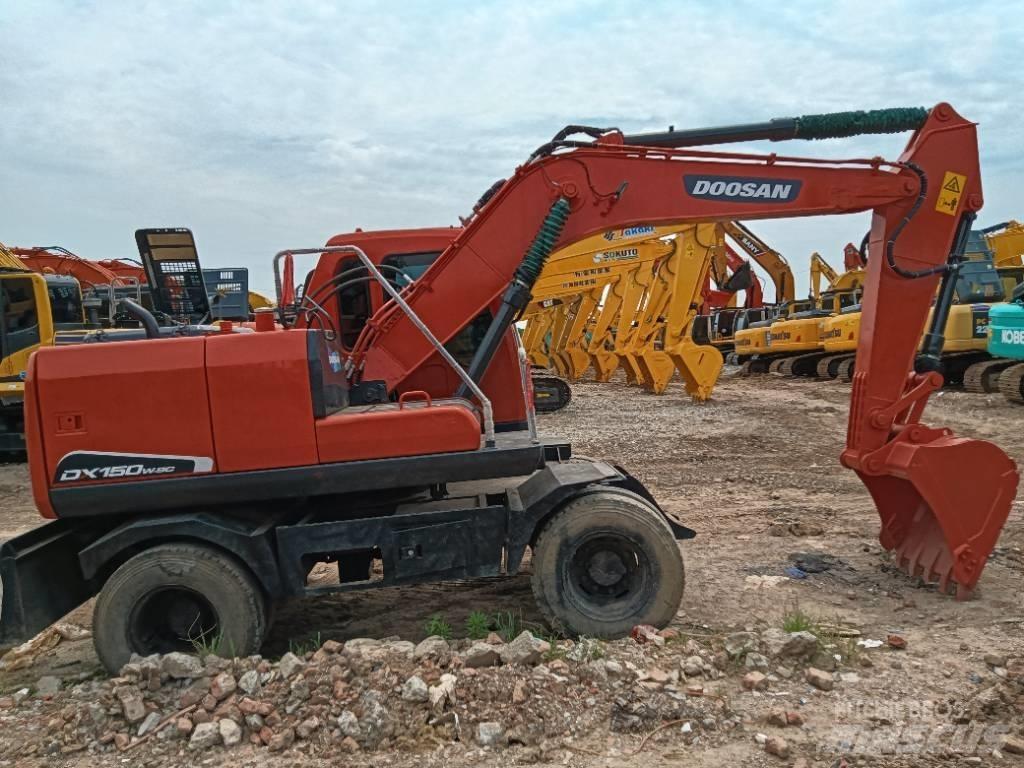 Doosan DH 150 W-7 Bandgrävare