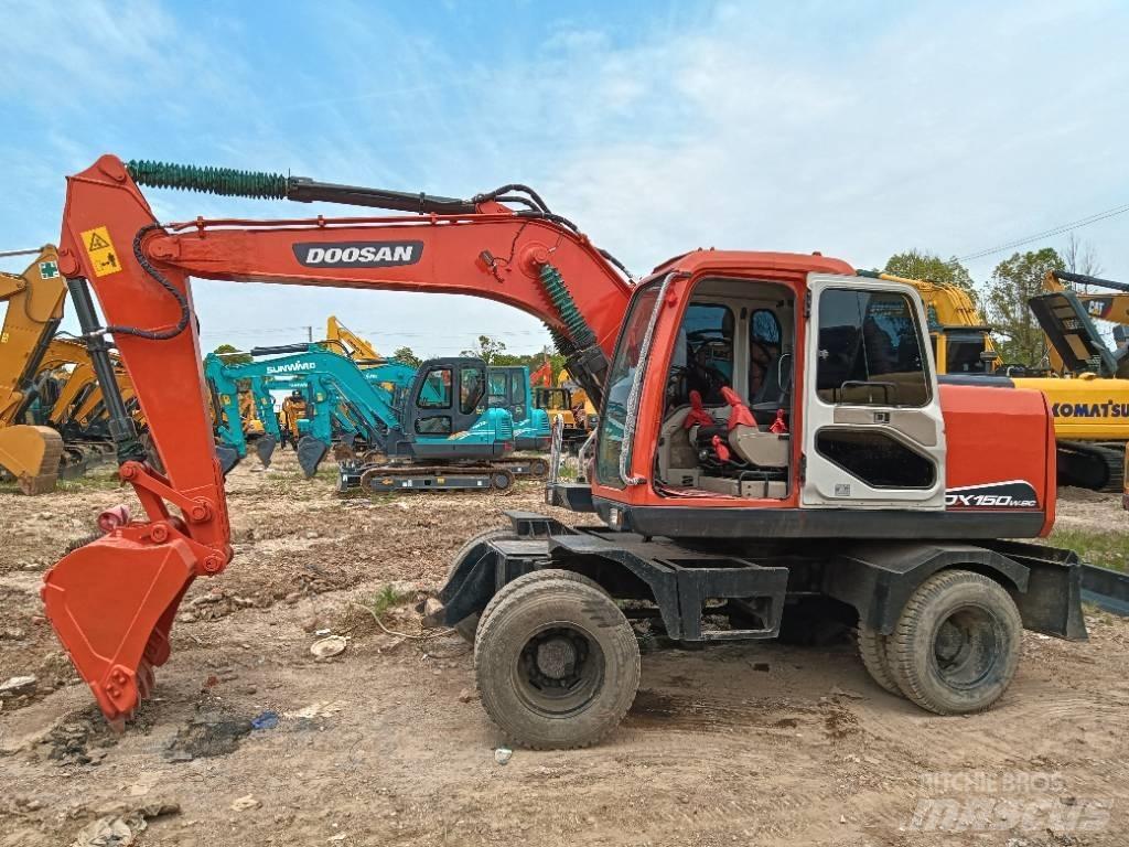 Doosan DH 150 W-7 Bandgrävare