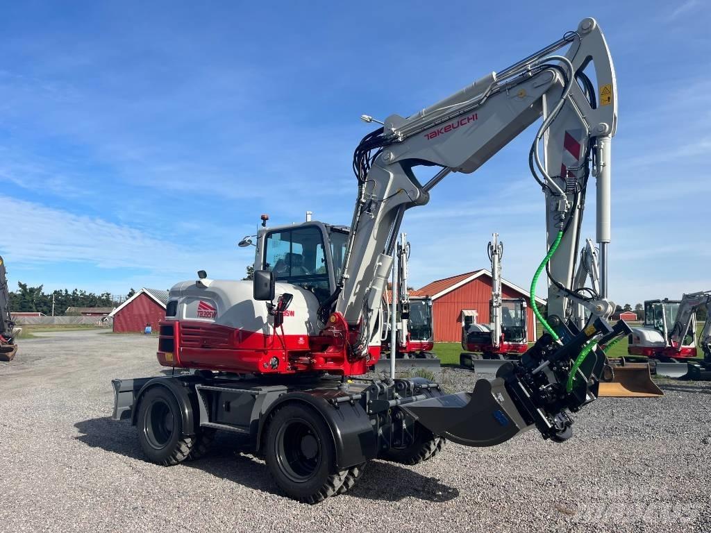 Takeuchi TB 395 W Hjulgrävare