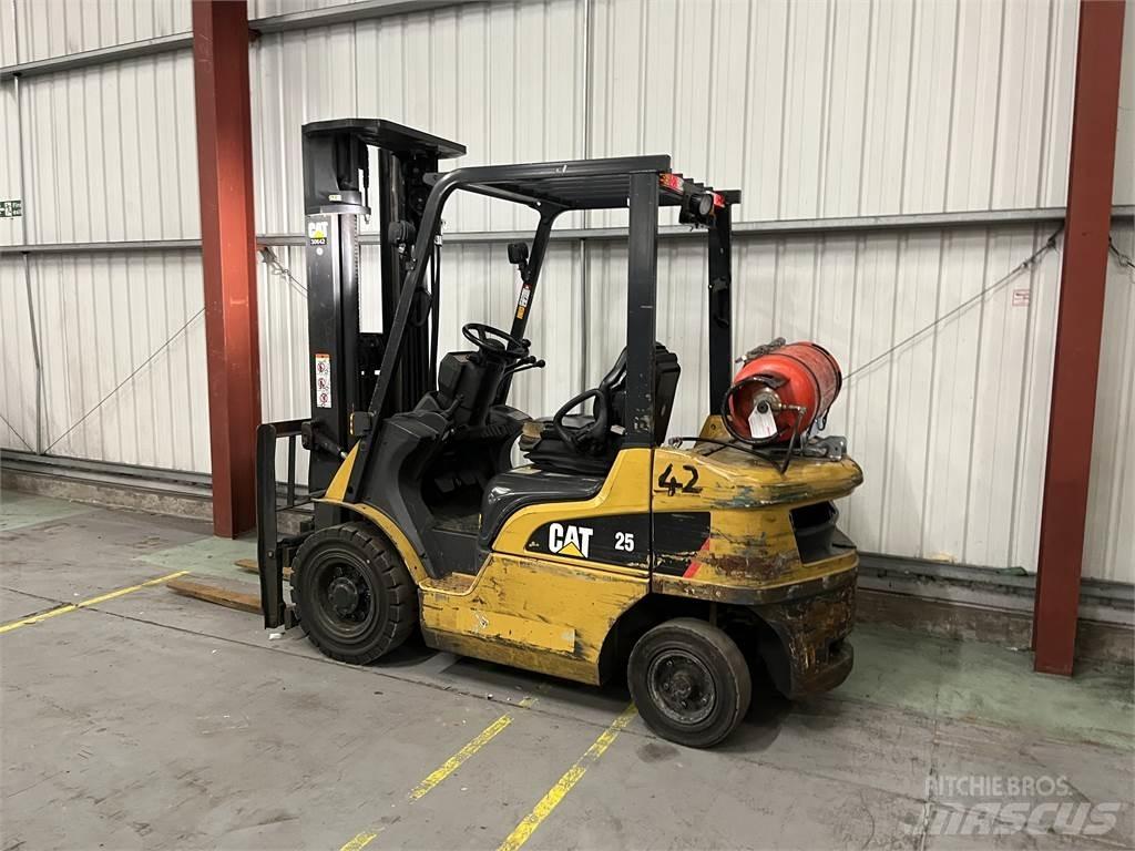 CAT GP25NT Gasolmotviktstruckar