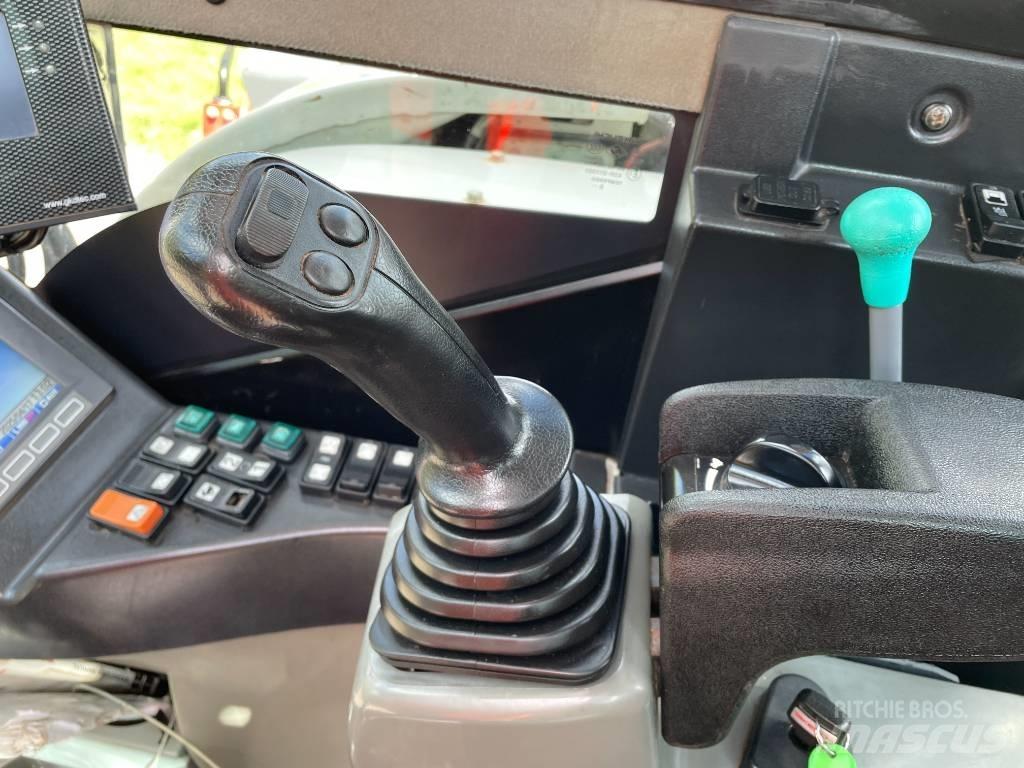 Takeuchi TB 295 W Hjulgrävare
