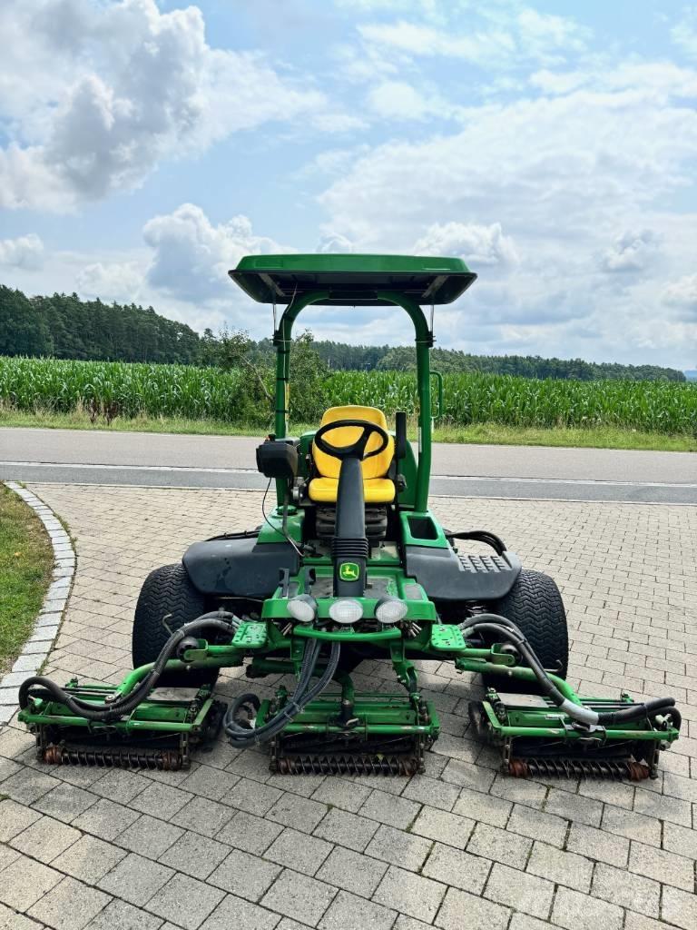 John Deere 8700 A Fairway-gräsklippare