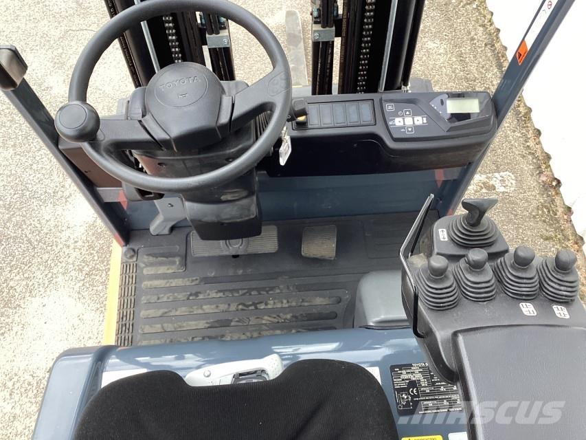 Toyota 7FBEST13 Elmotviktstruckar