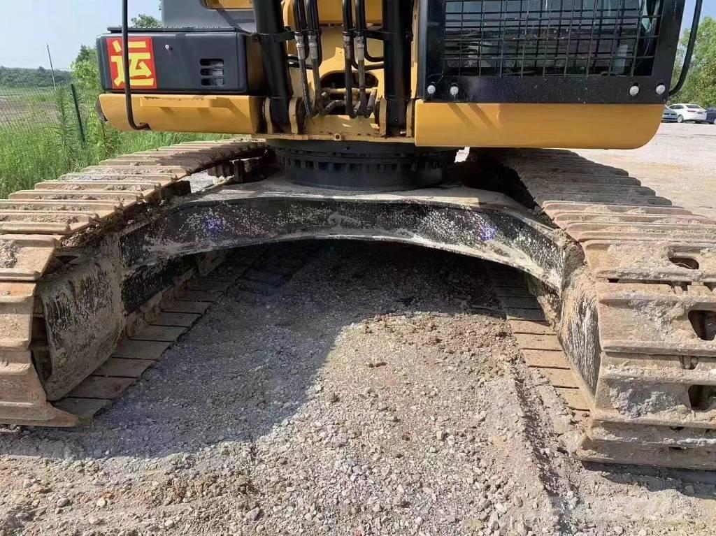 CAT 323 D Bandgrävare