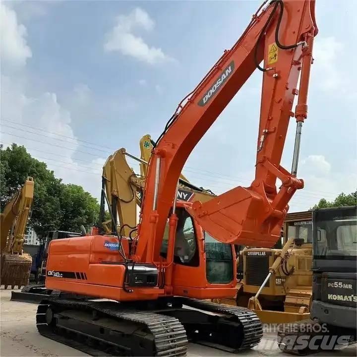 Doosan DX 140 LC Bandgrävare