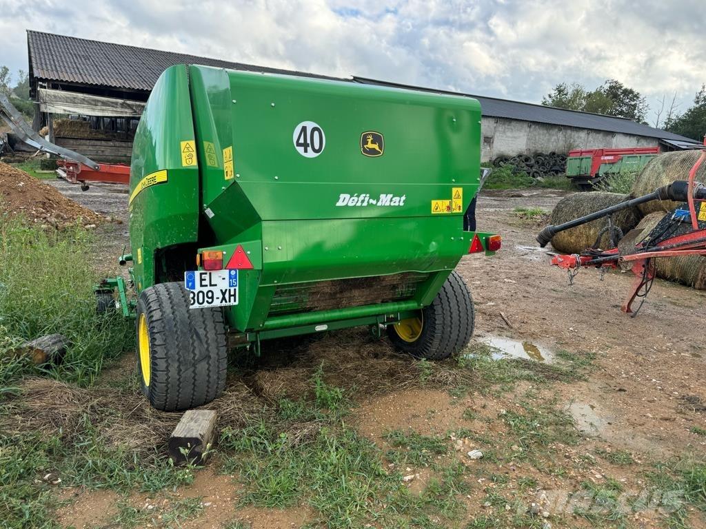 John Deere F441M Rundbalspressar