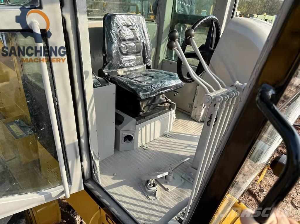 CAT 120 H Väghyvlar