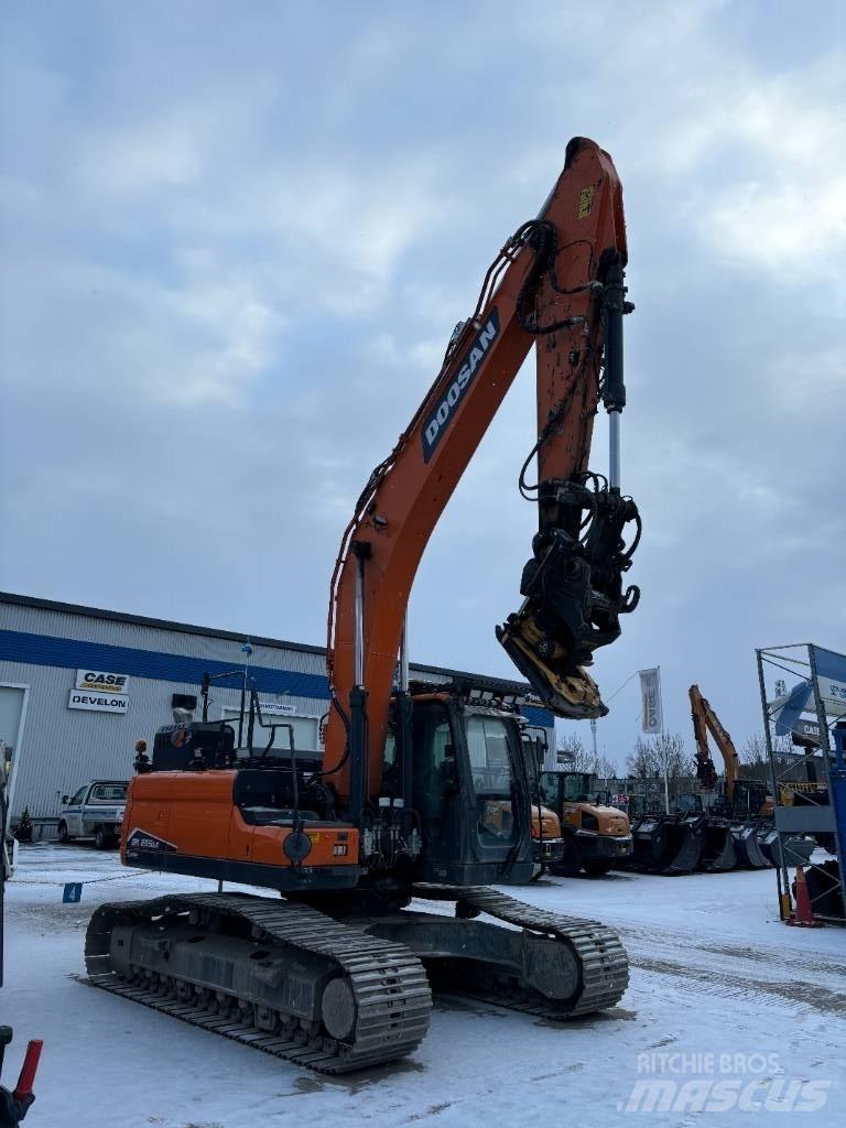 Doosan DX 255 LC-7 Bandgrävare