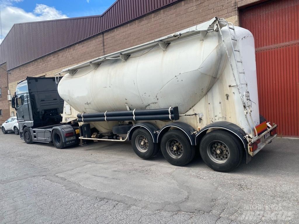 Spitzer SF2439PI Tanktrailer