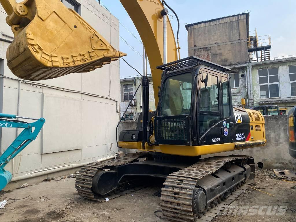 CAT 325 CL Bandgrävare