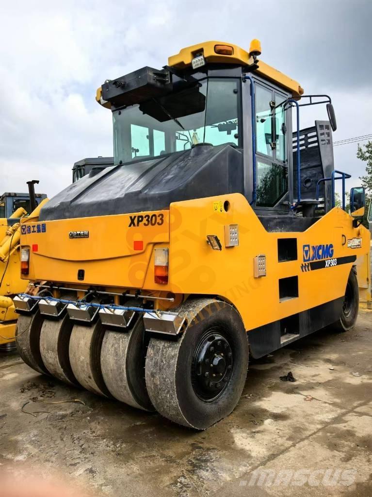 XCMG XP 303 Kombivältar