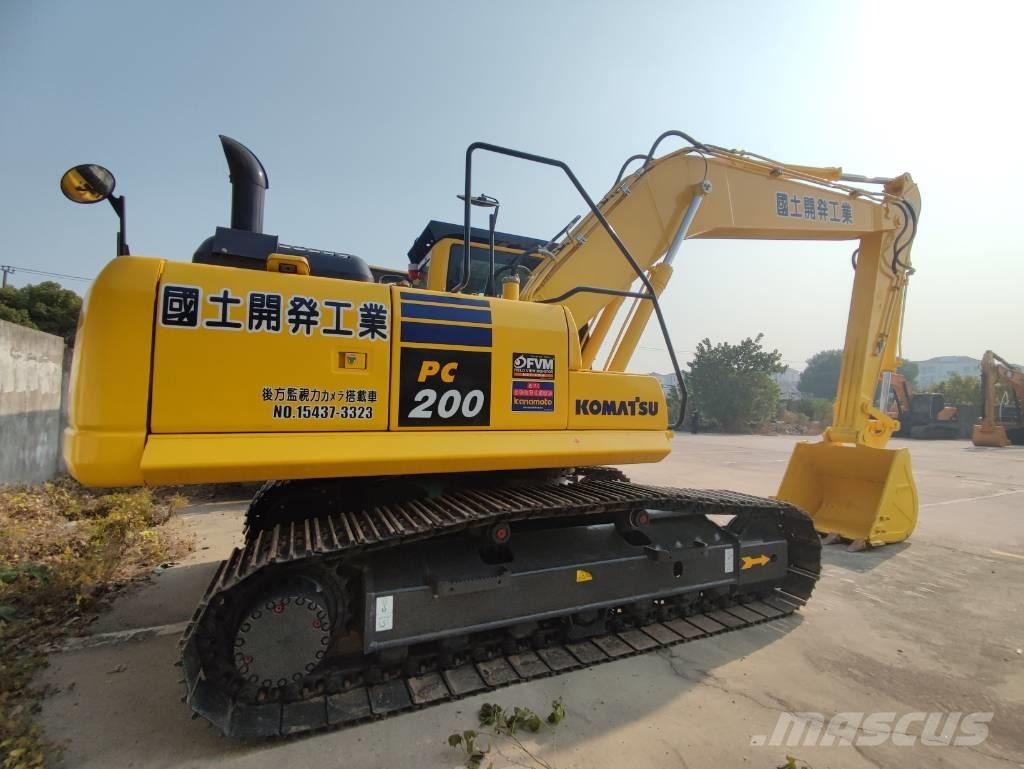 Komatsu PC 200-8 Bandgrävare