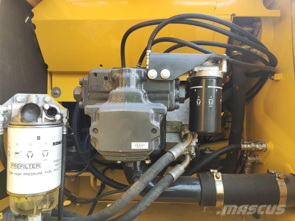 Komatsu PC 200-8 Bandgrävare