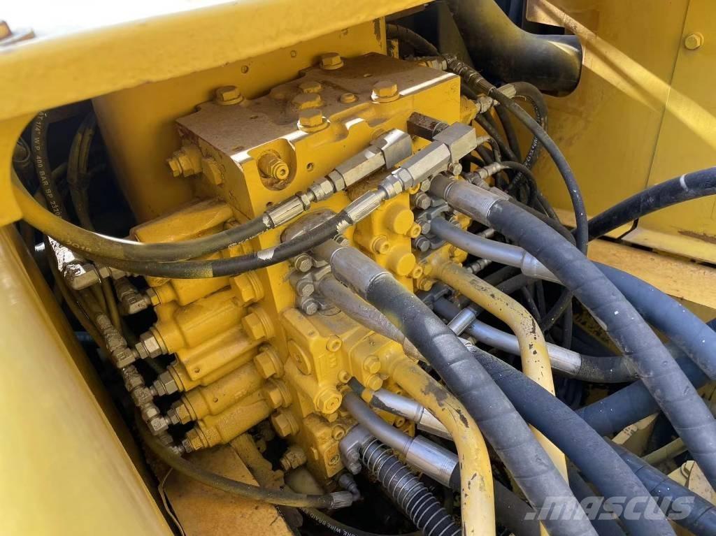 Komatsu PC 220-7 Bandgrävare