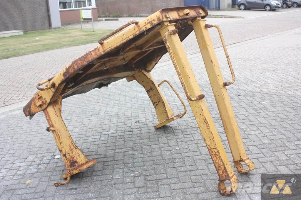 CAT D7H O-rops cab Hytter och interiör