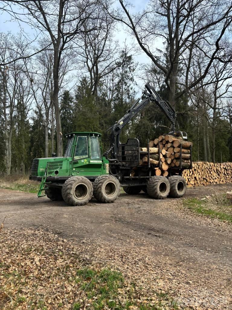 John Deere 1110 D Skotare