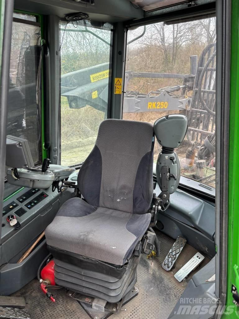 John Deere 1110 D Skotare