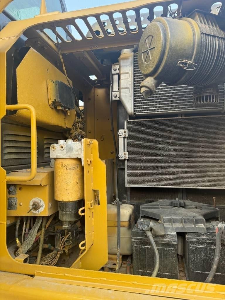 CAT 313 D Bandgrävare