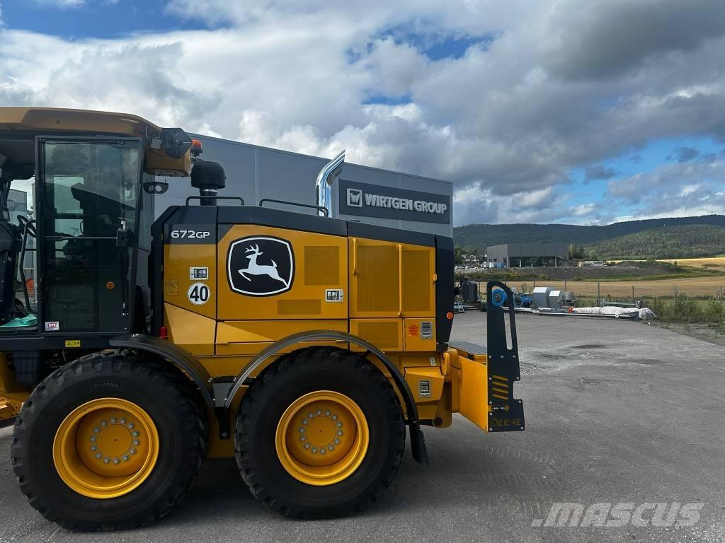 John Deere 672 GP Väghyvlar