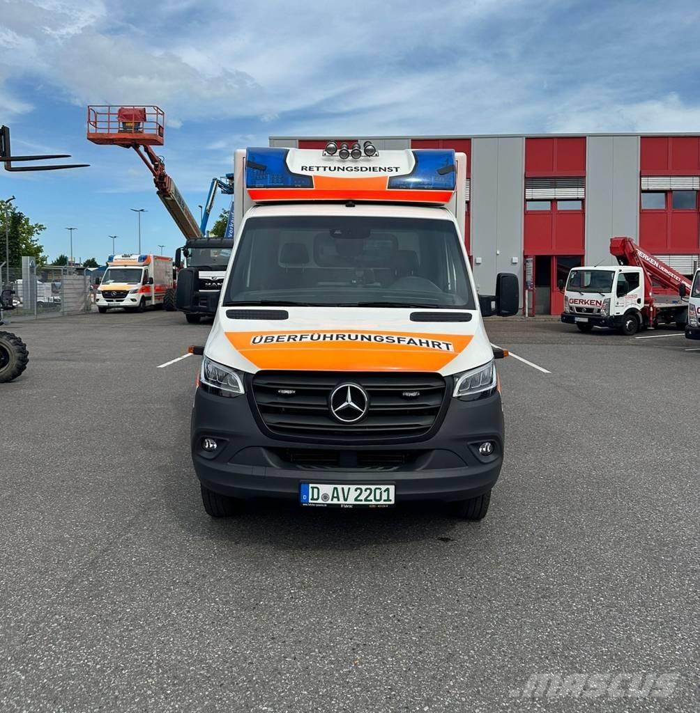 Mercedes-Benz 100 D Ambulanser